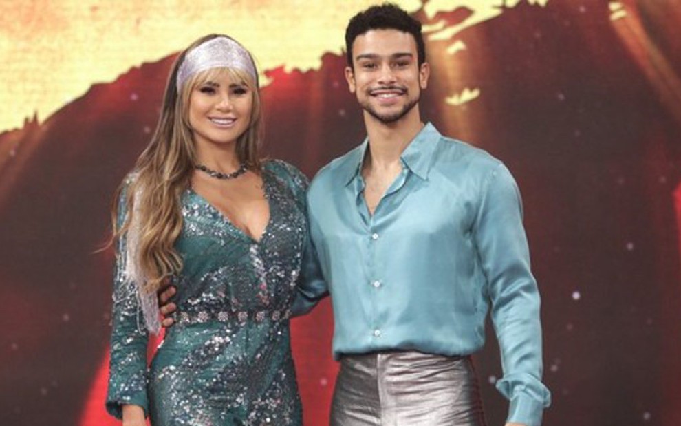 Natacha Horana e Sérgio Malheiros na estreia da Dança dos Famosos; bailarina foi substituída - FOTOS: DIVULGAÇÃO/TV GLOBO