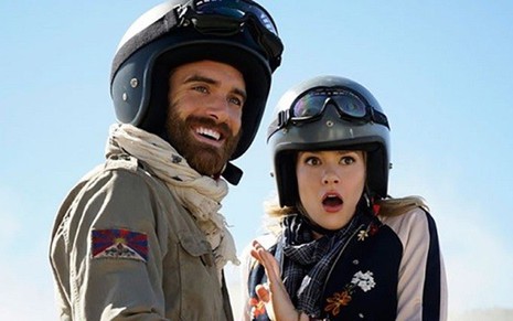 Os atores Joshua Sasse e Tori Anderson em cena da comédia romântica No Tomorrow - Divulgação/The CW