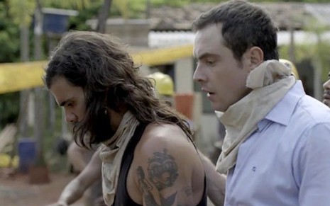 Mariano (Juliano Cazarré) e Gael (Sergio Guizé) vão liderar o resgate na mina de esmeraldas - Reprodução/TV Globo