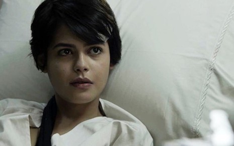Adriana (Julia Dalavia) em cena da novela; advogada vai precisar de transplante de rim - Reprodução/TV Globo