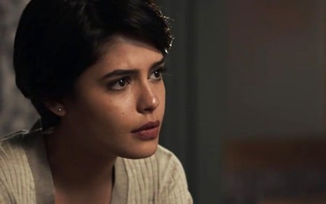 Adriana (Julia Dalavia) demonstrará coragem diante de diagnóstico de câncer na trama - Reprodução/TV Globo