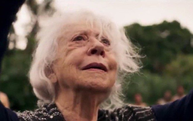 Mercedes (Fernanda Montenegro) impedirá três mortes invocando forças sobrenaturais - Fotos: Reprodução/TV Globo