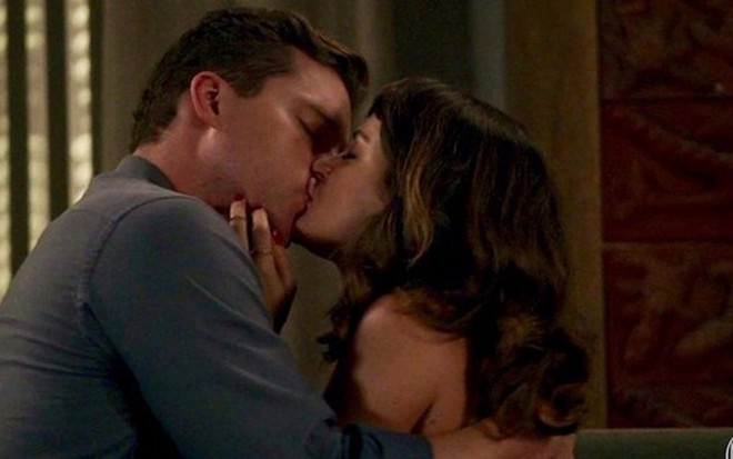 Patrick (Thiago Fragoso) e Clara (Bianca Bin) reatarão romance na última semana da novela das nove - Fotos: Reprodução/TV Globo