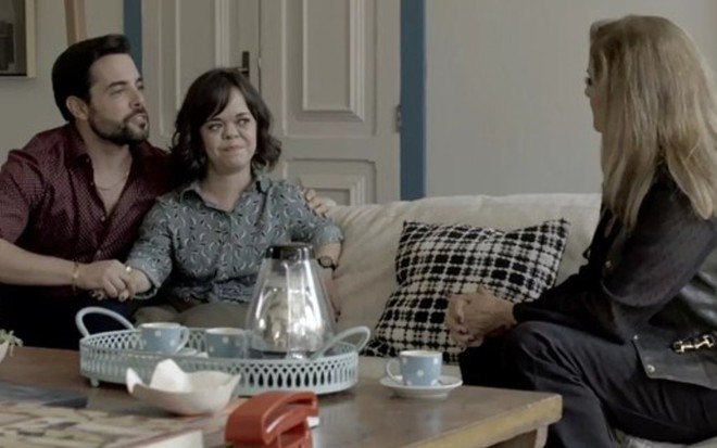 Amaro (Pedro Carvalho) e Estela (Juliana Caldas) conversarão com Sophia (Marieta Severo) - Fotos: Reprodução/TV Globo
