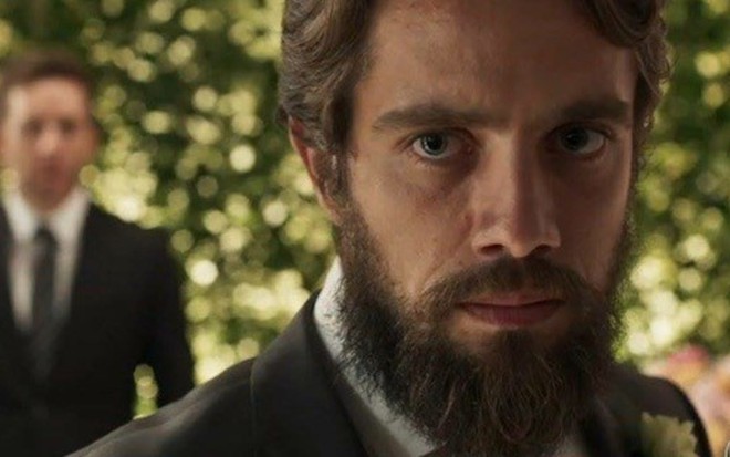 Renato (Rafael Cardoso) na cena em que foi abandonado e humilhado pela noiva no altar - Fotos: Reprodução/TV Globo