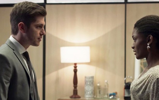 Bruno (Caio Paduan) irá atrás de Raquel (Erika Januza) mais uma vez nesta quinta-feira (7) - Reprodução/TV Globo