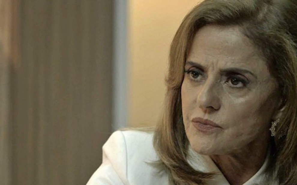 Sophia (Marieta Severo) descobrirá que não pode mais chantagear médico na novela - Fotos Reprodução/TV Globo