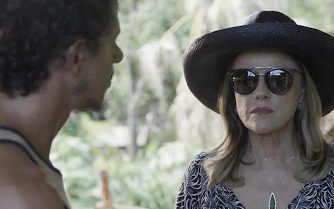Zé Victor (Rafael Losso) alertará Sophia (Marieta Severo) sobre possibilidade de roubo - Reprodução/TV Globo