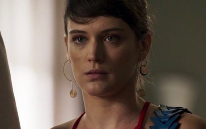 Clara (Bianca Bin) será convocada a participar da investigação feita pelo ex-marido na trama - Reprodução/TV Globo