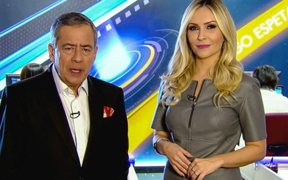 Paulo Henrique Amorim e Thalita Oliveira gravam chamada para o Domingo Espetacular - Divulgação/RecordTV