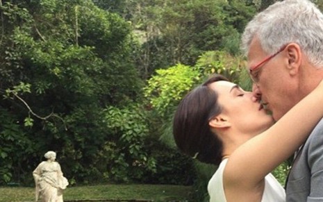 Maria Prata e Pedro Bial em foto de casamento publicada no Instagram da jornalista - Reprodução/Instagram