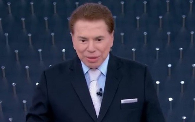 O apresentador Silvio Santos no comando do game show Jogo das Fichas de domingo (3) - Reprodução/SBT