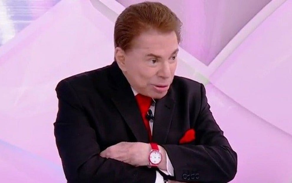 O apresentador Silvio Santos em seu programa; SBT só teve lucro graças a truque contábil - Divulgação/SBT