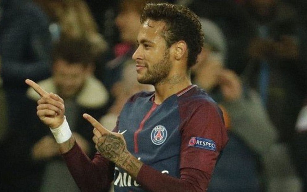 Neymar comemora um dos cinco gols do PSG sobre o Anderlecht no confronto de ontem (31) - Divulgação/PSG