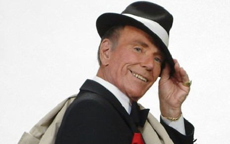 O cantor Duke Hazlett, sósia de Frank Sinatra, que participou de pegadinha da Record em 1963 - Divulgação