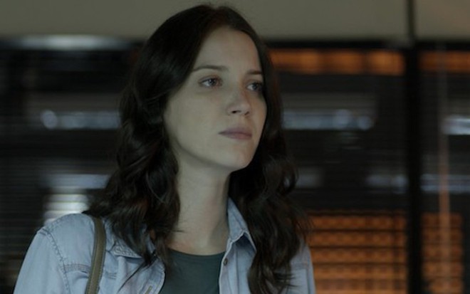 Júlia (Nathalia Dill) viajará para Nova York e encontrará ex-amiga da irmã em Rock Story - Reprodução/TV Globo