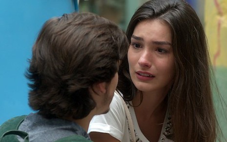 Zac (Nicolas Prattes) confortará Yasmin (Marina Moschen) após revelação em Rock Story - Reprodução/TV Globo