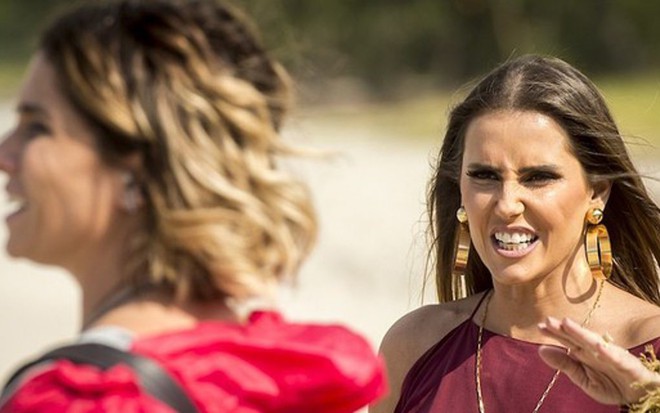 Luzia (Giovanna Antonelli) e Karola (Deborah Secco) brigarão feio na novela das nove - Fotos João Cotta/TV Globo
