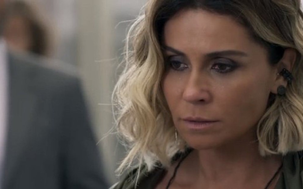 Luzia (Giovanna Antonelli) decidirá afastar filho da cafetina na novela das nove da Globo  - Reprodução/TV Globo