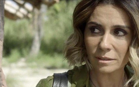 Luzia (Giovanna Antonelli) em cena da trama; identidade falsa da personagem é descoberta  - Fotos: Reprodução/TV Globo