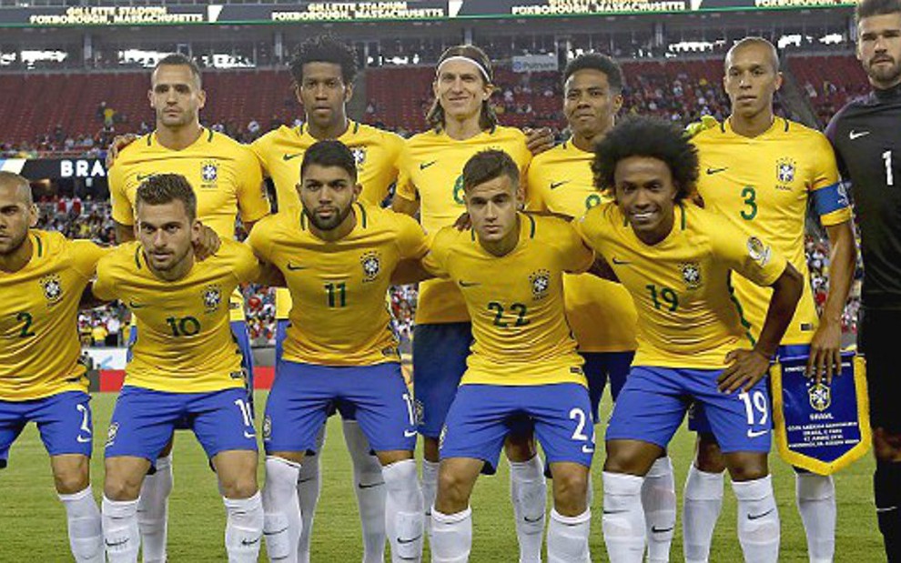 Jogadores da seleção brasileira posam para fotos antes do vexame contra o Peru, nos EUA - Divulgação/CBF