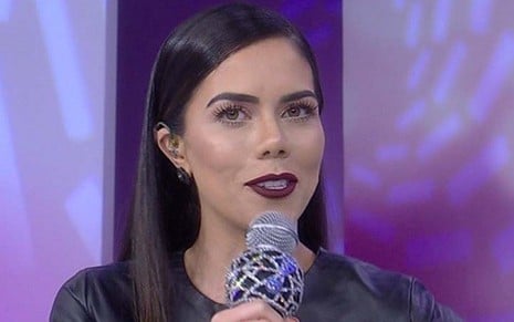 A apresentadora Daniela Albuquerque, da RedeTV!, no Sensacional exibido neste domingo (28) - Reprodução/RedeTV!