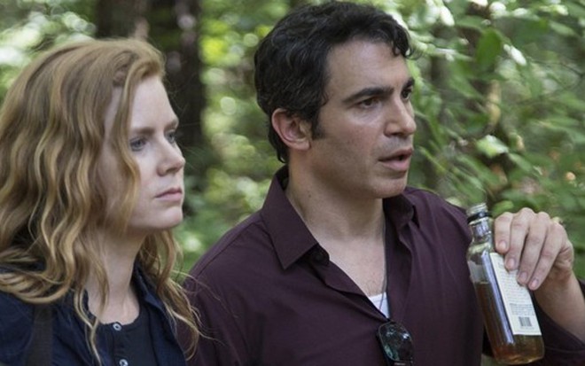 Amy Adams e Chris Messina na minissérie Sharp Objects; HBO quer aumentar número de atrações - Divulgação/HBO