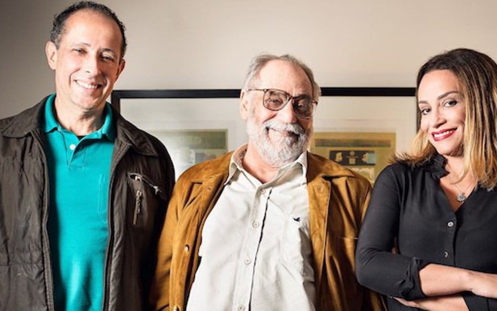 Walther Negrão (centro) com Julio Fischer e Suzana Pires no lançamento de Sol Nascente  - Ramón Vasconcelos/TV Globo