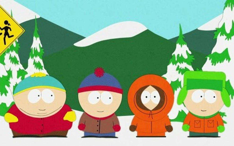 Cartman (à esq.), Stan, Kenny e Kyle no ponto de ônibus escolar, cena padrão de South Park - Imagens: Reprodução/Comedy Central