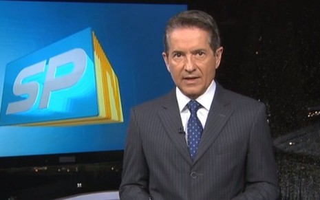 O jornalista Carlos Tramontina no SP TV 2ª Edição de ontem; jornal bateu recorde no dia 1º - Reprodução/TV Globo