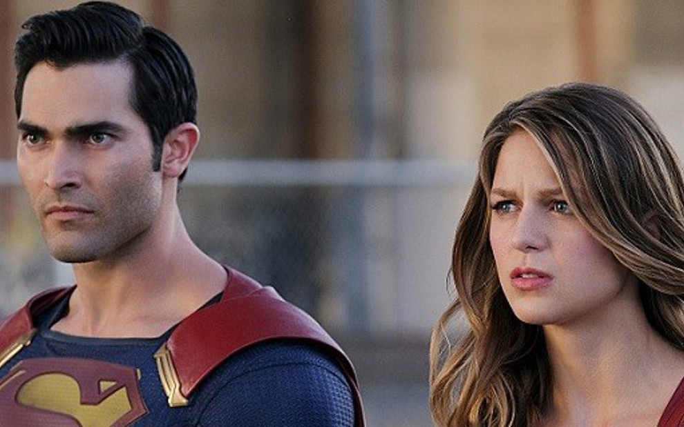 Os atores Tyler Hoechlin e Melissa Benoist na estreia da segunda temporada de Supergirl - Divulgação/The CW