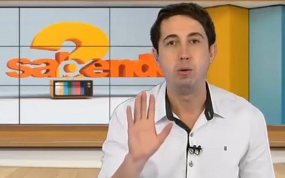 O jornalista Thiago Rocha no Tá Sabendo? de ontem, que deu traço no Ibope da Grande SP - Reprodução/RedeTV!