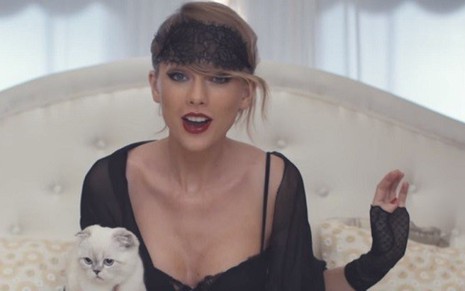 Taylor Swift no clipe Blank Space, de 2014; cantora tem seis residências nos Estados Unidos - Reprodução/YouTube