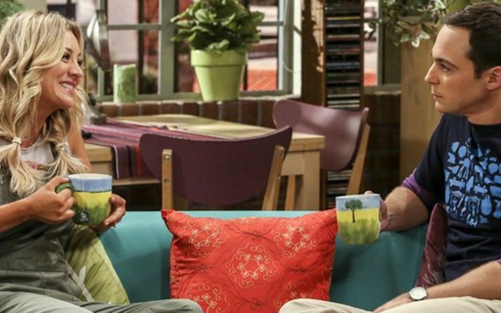 Kaley Cuoco e Jim Parsons em The Big Bang Theory; amizade de Penny e Sheldon ajuda a entender a série - Imagens: Divulgação/CBS