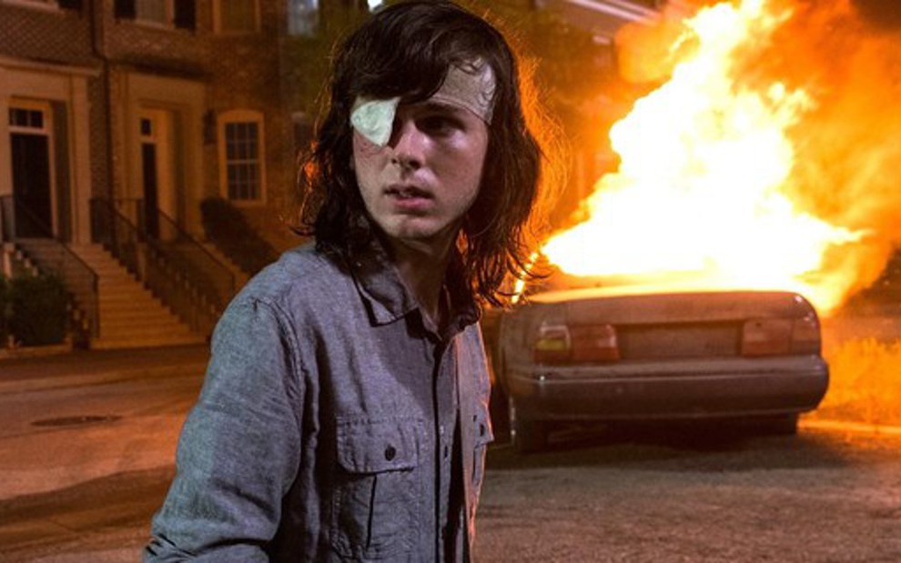 Chandler Riggs foi o garoto Carl em The Walking Dead; seu personagem fará falta na nova fase da série - Imagens: Divulgação/AMC