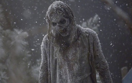 Neve cai em zumbi no episódio que fecha a nona temporada de Walking Dead, no próximo domingo (31) - Imagens: Divulgação/AMC