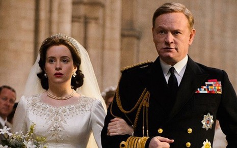 Claire Foy e Jared Harris em cena do casamento da rainha Elizabeth II em The Crown - Divulgação/Netflix