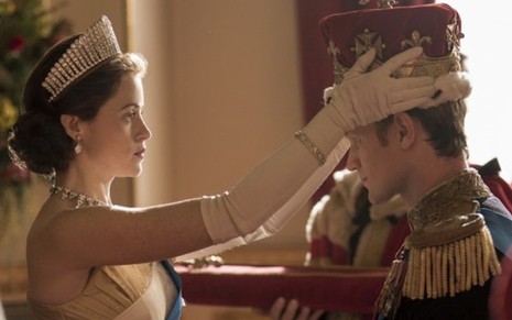 Elizabeth (Claire Foy) 'promove' Philip (Matt Smith) a príncipe para estimular ego do marido - Fotos: Divulgação/Netflix