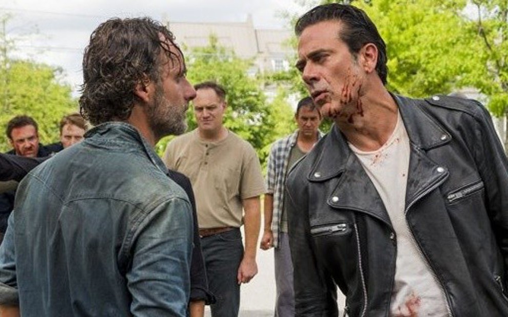Andrew Lincoln e Jeffrey Dean Morgan em episódio da 7ª temporada de Walking Dead - Divulgação/AMC