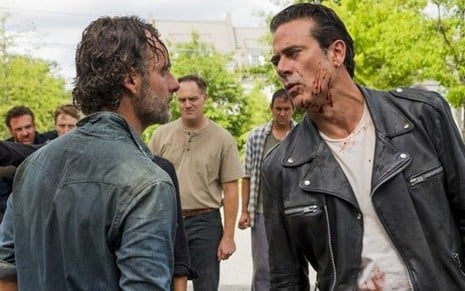 Andrew Lincoln e Jeffrey Dean Morgan em episódio da 7ª temporada de Walking Dead - Divulgação/AMC