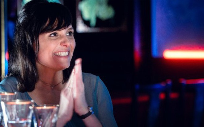 A atriz Monica Iozzi durante as gravações da série Vade Retro, da qual é protagonista - Ramón Vasconcellos/TV Globo