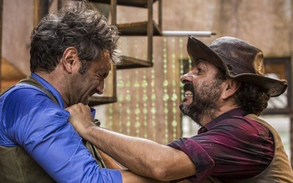 Domingos Montagner e Marcos Palmeira em cena do capítulo de sexta de Velho Chico - Inácio Moraes/TV Globo