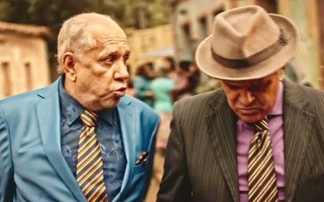 Saulo Laranjeira e Batoré em cena de Velho Chico: prefeito e secretário terminam presos - Reprodução/TV Globo