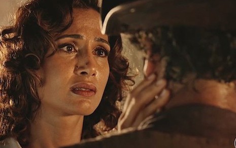 Camila Pitanga (Tereza) e Marcos Palmeira (Cícero) em cena de Velho Chico, da TV Globo - Reprodução/TV Globo