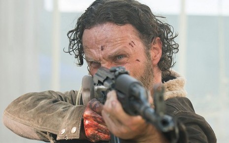 Andrew Lincoln na 5ª temporada de Walking Dead; saída de Terminus é um dos momentos marcantes de Rick - Imagens: Divulgação/AMC