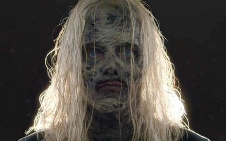 Samantha Morton, duas vezes indicada ao Oscar, caracterizada como a vilã Alpha em The Walking Dead - Divulgação/AMC