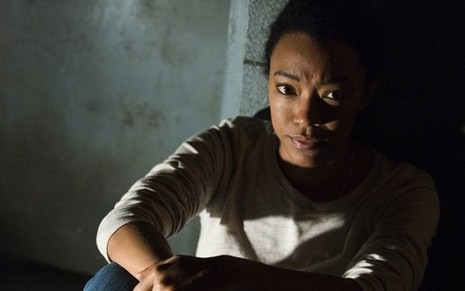 Sonequa Martin-Green, a Sasha, no 15º episódio da sétima temporada de Walking Dead - Fotos: Divulgação/AMC