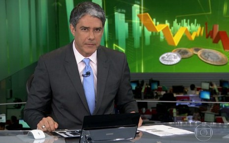 William Bonner no JN de quinta (10), que abriu só 4 pontos sobre a Record - Reprodução/TV Globo