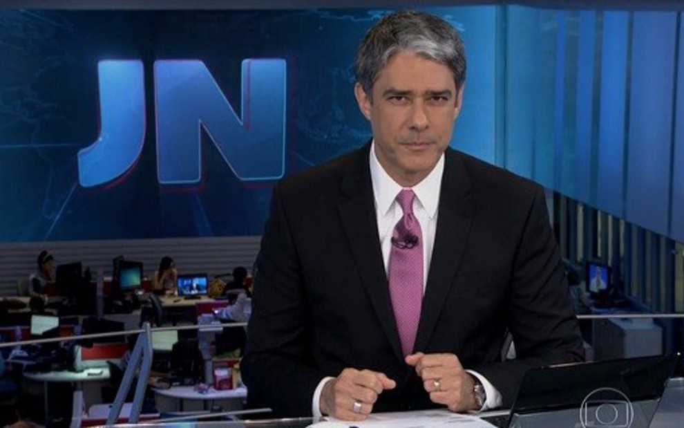 William Bonner no Jornal Nacional de ontem (17), que chegou a perder para a Record - Reprodução/TV Globo