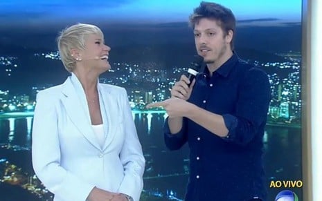 Xuxa Meneghel e Fábio Porchat no programa da loira; humorista está prestes a ser contratado - Reprodução/TV Record